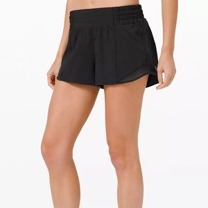 Lululemon Black Hottie Hot High-Rise Short 2.5"